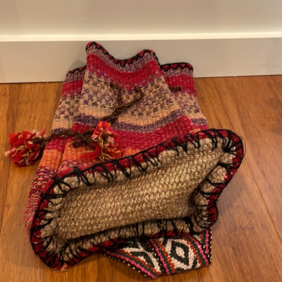 Handmade from Chinchero Perú women’s woven backpack - Picture 6 of 7